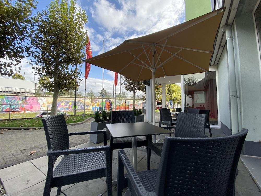 Ibis Hotel Frankfurt Messe West Frankfurt am Main Exterior photo