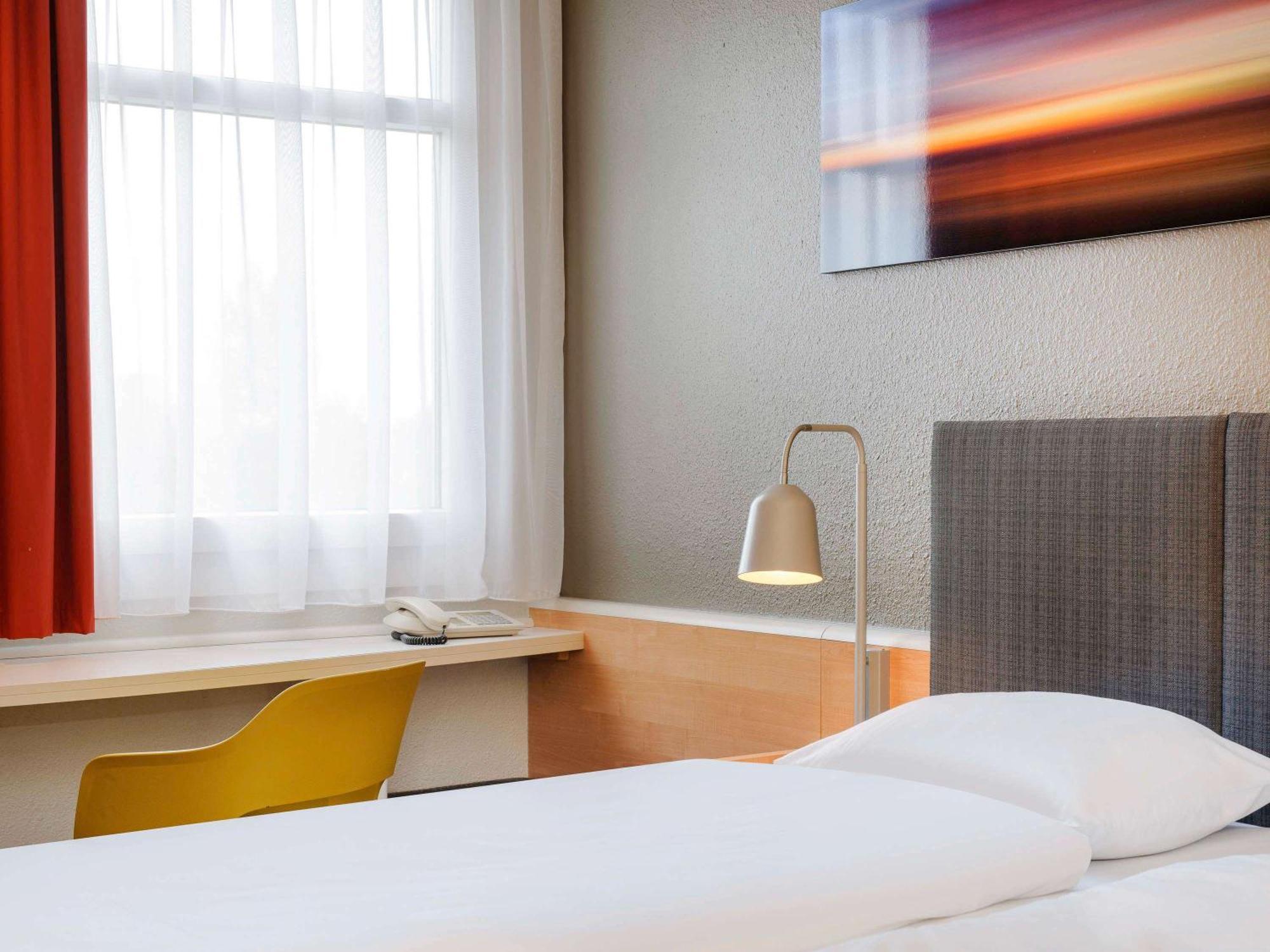 Ibis Hotel Frankfurt Messe West Frankfurt am Main Exterior photo