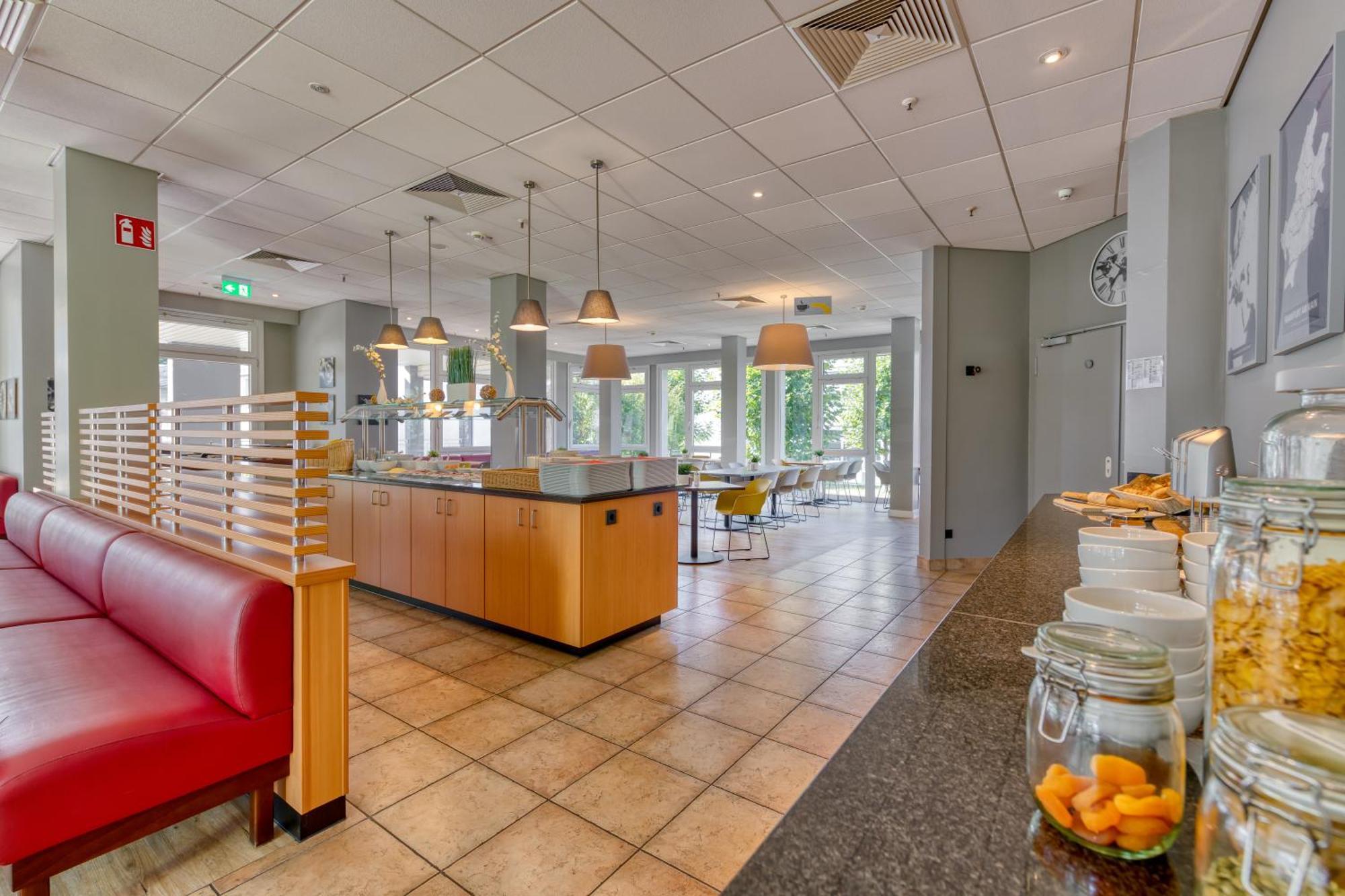 Ibis Hotel Frankfurt Messe West Frankfurt am Main Exterior photo